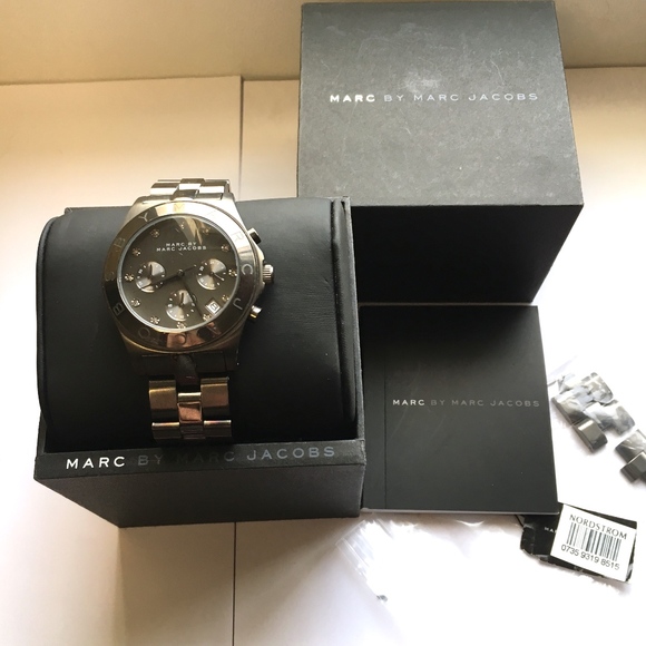 Marc by Marc Jacobs Amy Watch in Gun Metal - Picture 2 of 8